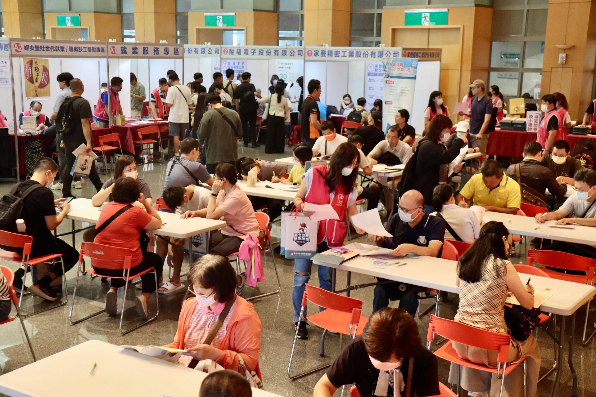 民眾踴躍參與就博會