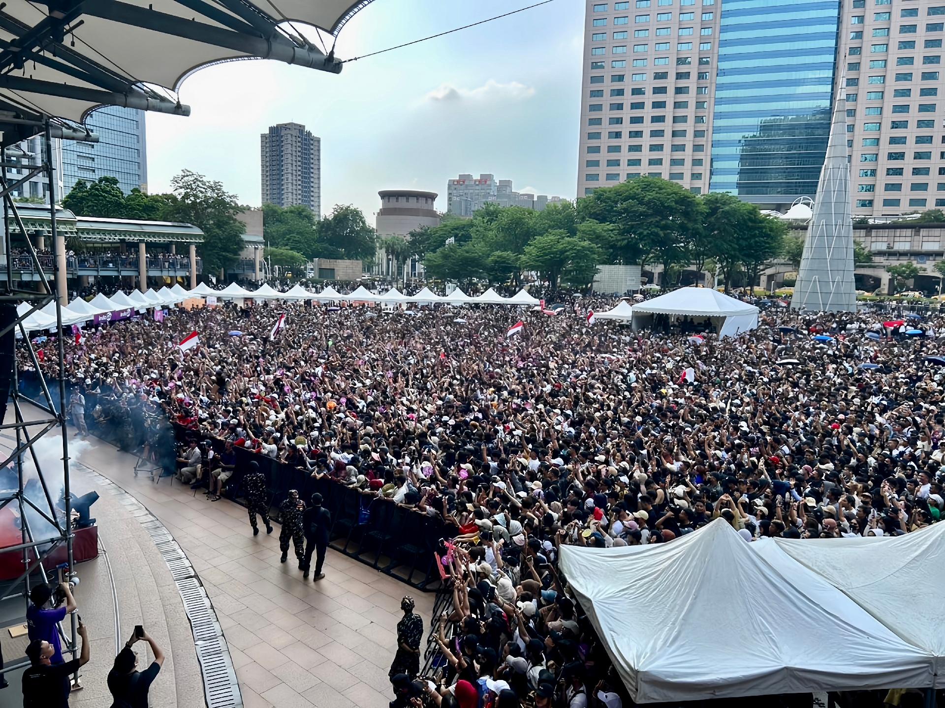 本次活動吸引約１萬２千人，嗨爆市民廣場