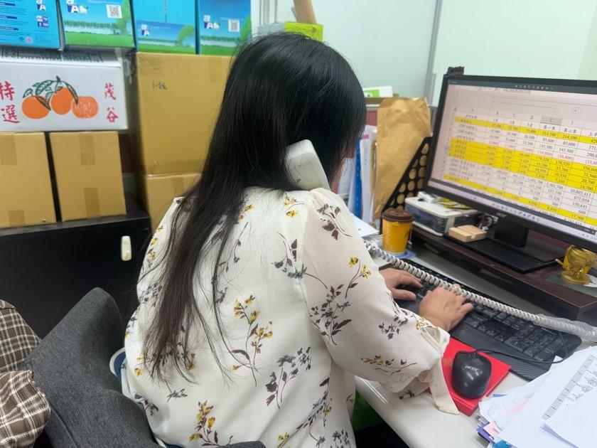 示意圖：在輔導員的關懷鼓勵下，讓秀秀的職場壓力有了出口，更有動力去面對挑戰_0