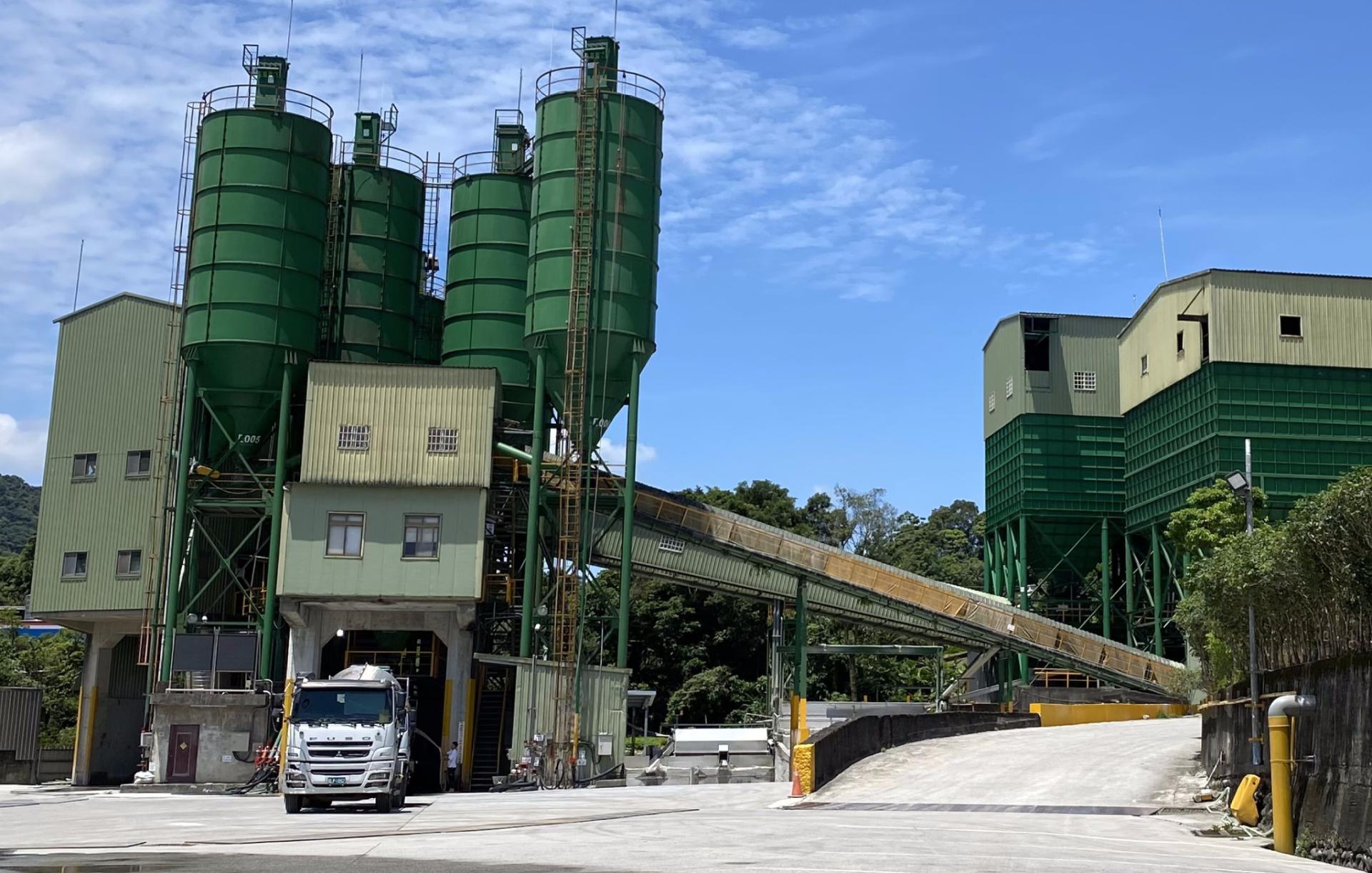 新北市勞檢處執行預拌混凝土業專案檢查。