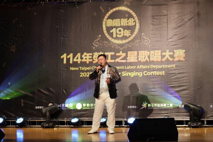 1魅力之星組選手謝春德，演唱〈時也運也命也〉，終於奪冠「畢業」。
