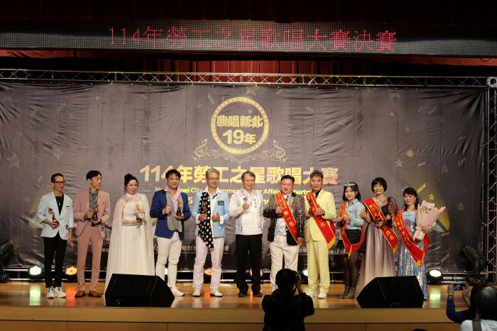 4魅力之星組得獎者大合照。