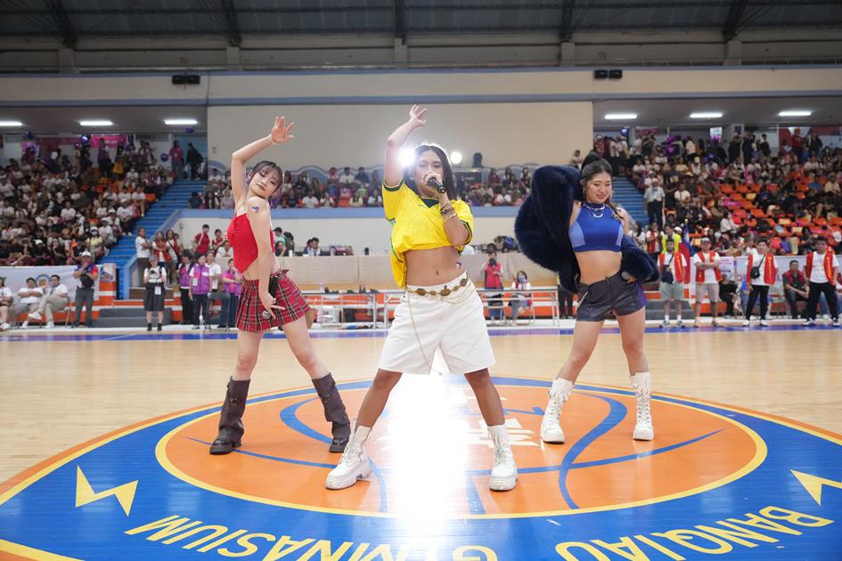 P-POP女子天團YARA勁歌熱舞360度繞場互動