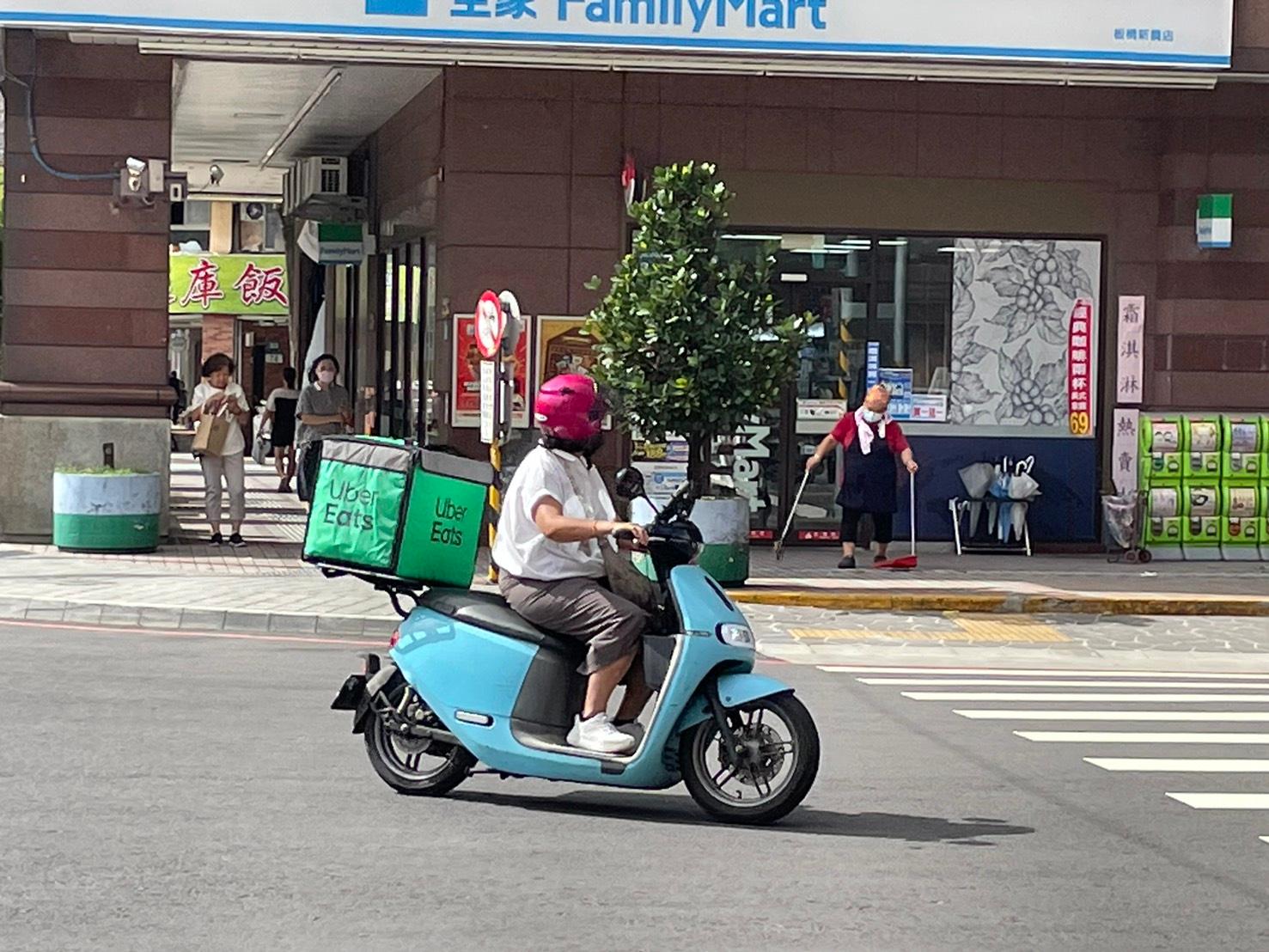 圖說1_外送員照片_0_0