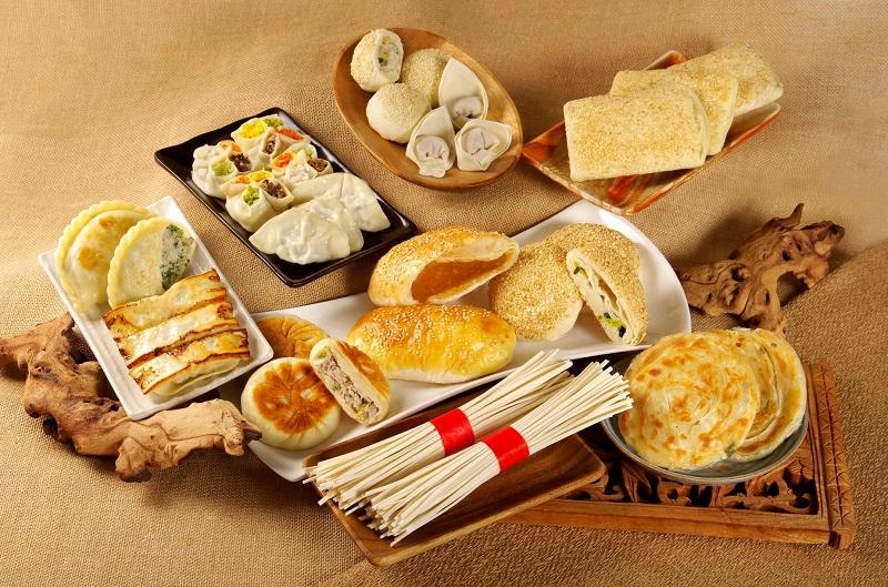 新北職訓中心首度與中華穀類食品工業技術研究所攜手推「傳統小吃創業技能班」，協助待業者提升專業技能 _2_