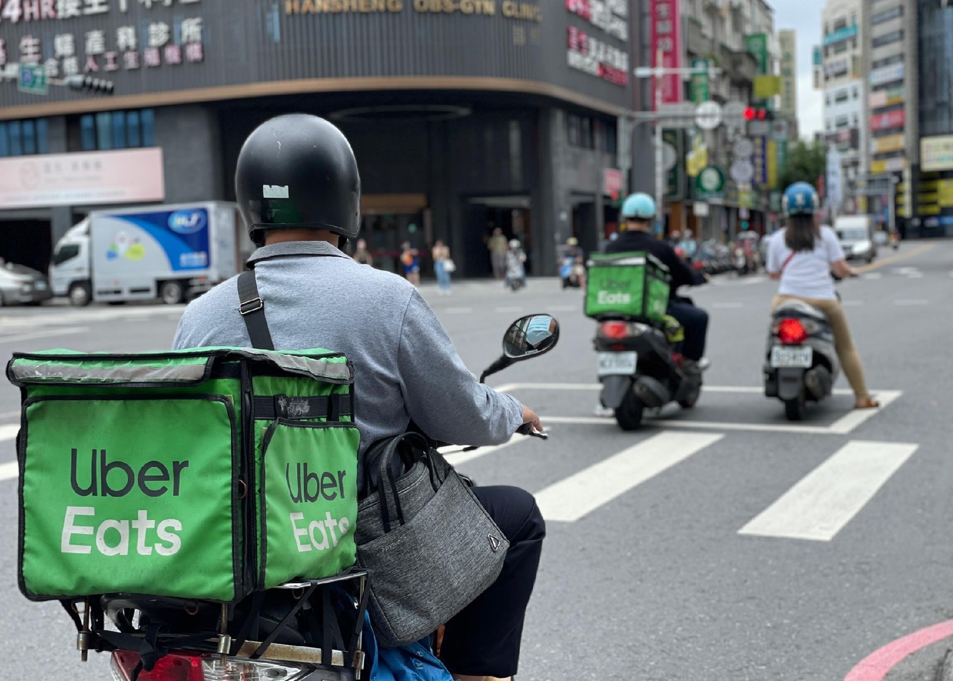 新北外送條例明訂業者需揭露每單報酬、未投保意外險最高罰10萬