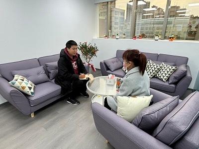 莊姊在新北銀髮據點協助下，順利獲取全家門市職務1