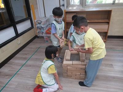 1130505-3輔仁大學附設私立幼兒園-我們合作搭建作品