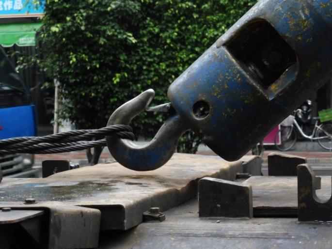 02吊鉤有防物體脫落裝置