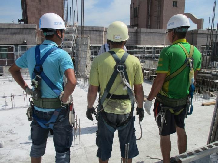 02勞工確實戴用個人防護具