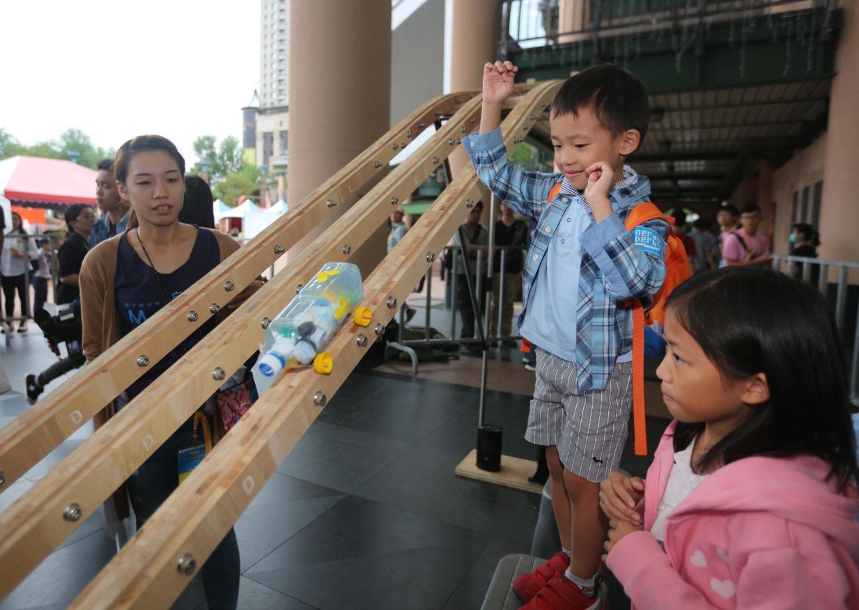 去年最受歡迎「Nerdy Derby」無動力軌道車創作競賽.jpg