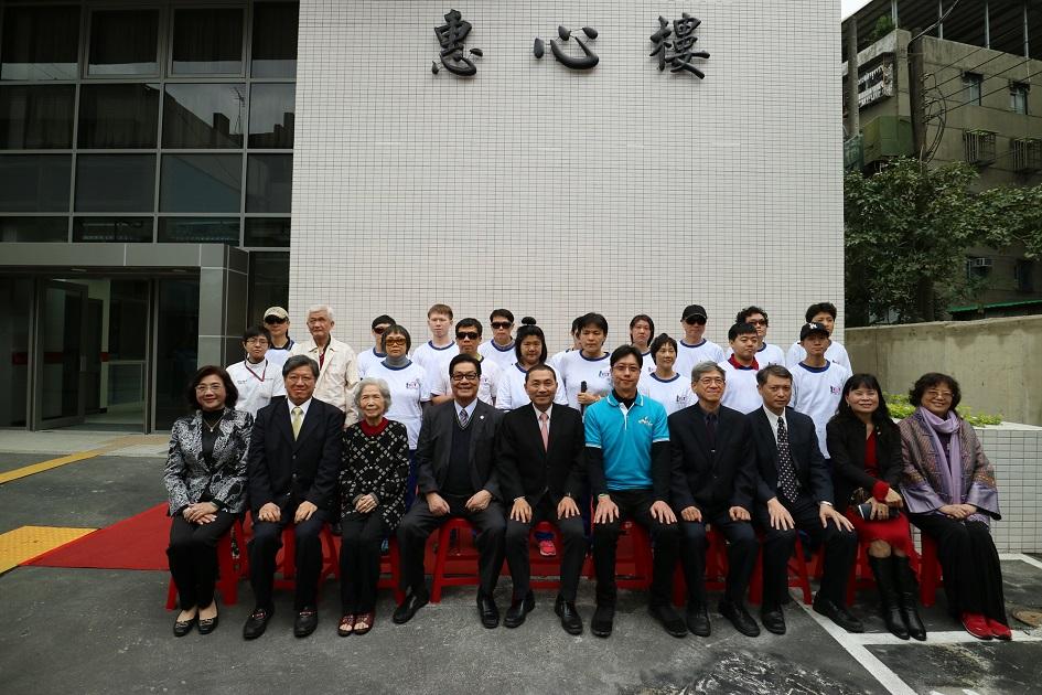 1-揭牌貴賓合影.jpg
