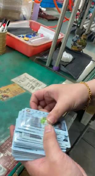 2勞工局現場一一查核移工居留證身分.jpg