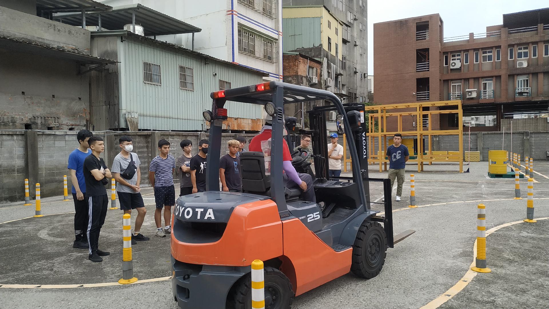 荷重在1公噸以上堆高機操作人員安全衛生教育訓練班待役役男專班